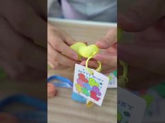 Fabriek Aangepaste Plastic Speelgoed LED Sleutelhanger speelgoed OEM beschikbaar