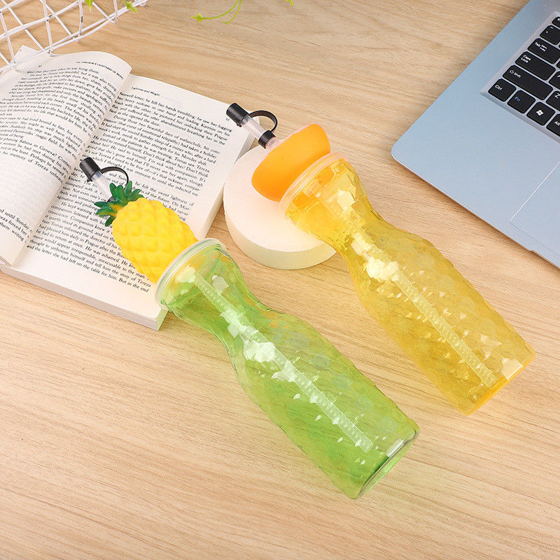 Op maat gemaakte plastic fruitbeker met stroemelk theebeker Draagbare sapfles