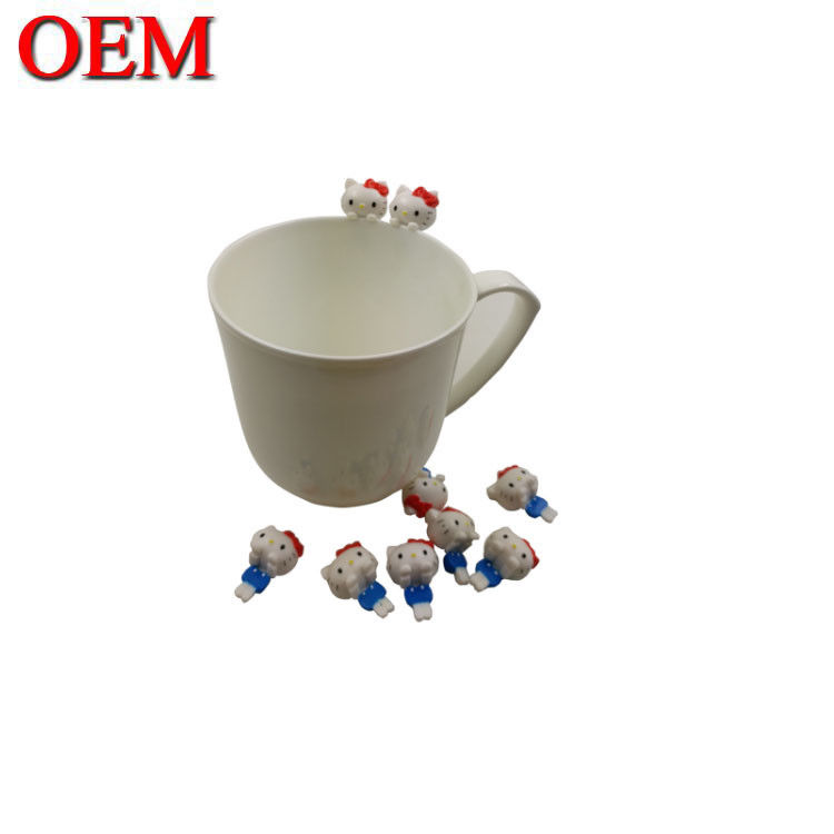 Op maat gemaakte figuurtje speelgoed fabrikant OEM Op maat gemaakt Kitty kat Mini Cup Cartoon Figuurtje speelgoed op maat je eigen ontwerp speelgoed