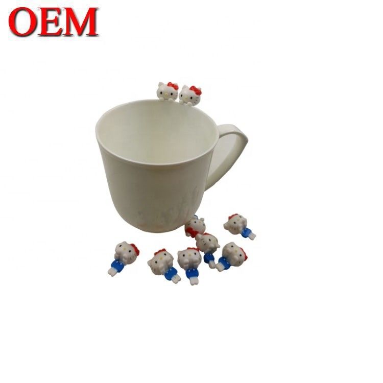 Op maat gemaakte figuurtje speelgoed fabrikant OEM Op maat gemaakt Kitty kat Mini Cup Cartoon Figuurtje speelgoed op maat je eigen ontwerp speelgoed