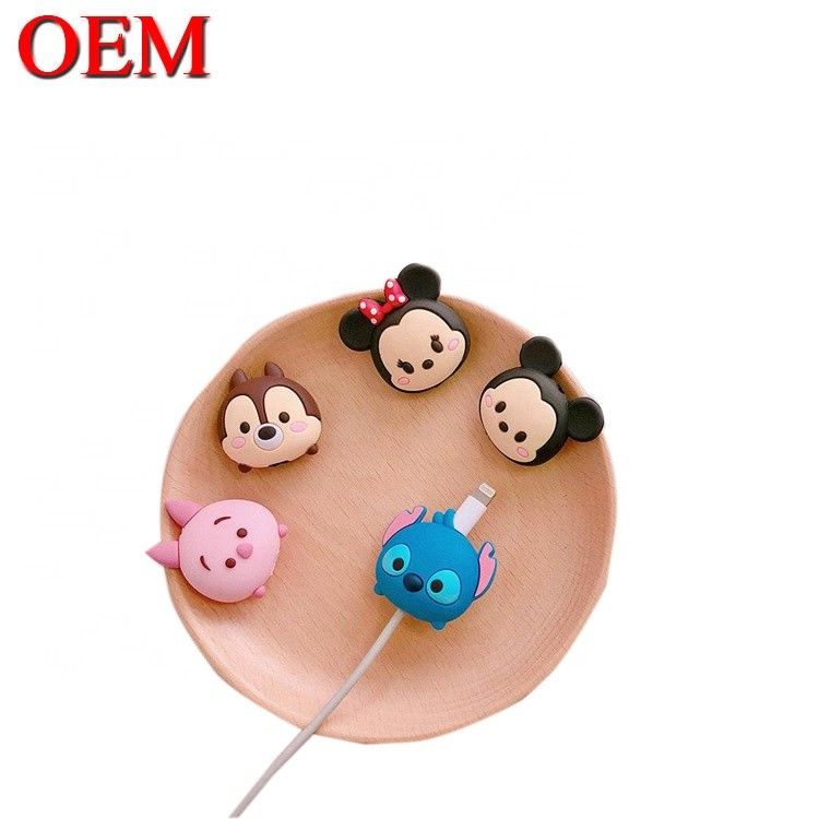 Aangepaste Mini Schattige USB Speelgoed OEM Schattige Cartoon Kabel Bites Figuren Maak Plastic Dier Data Oplader Bites Accessoire speelgoed